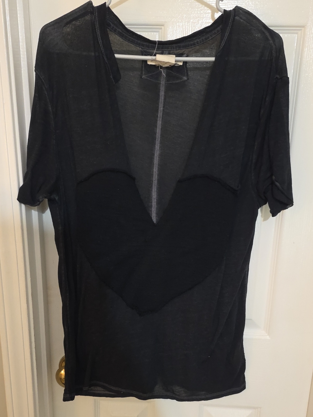 Free PEOPLE/Tricia Fix Black Short-Sleeve V-Neck Tee with Heart Appliqué